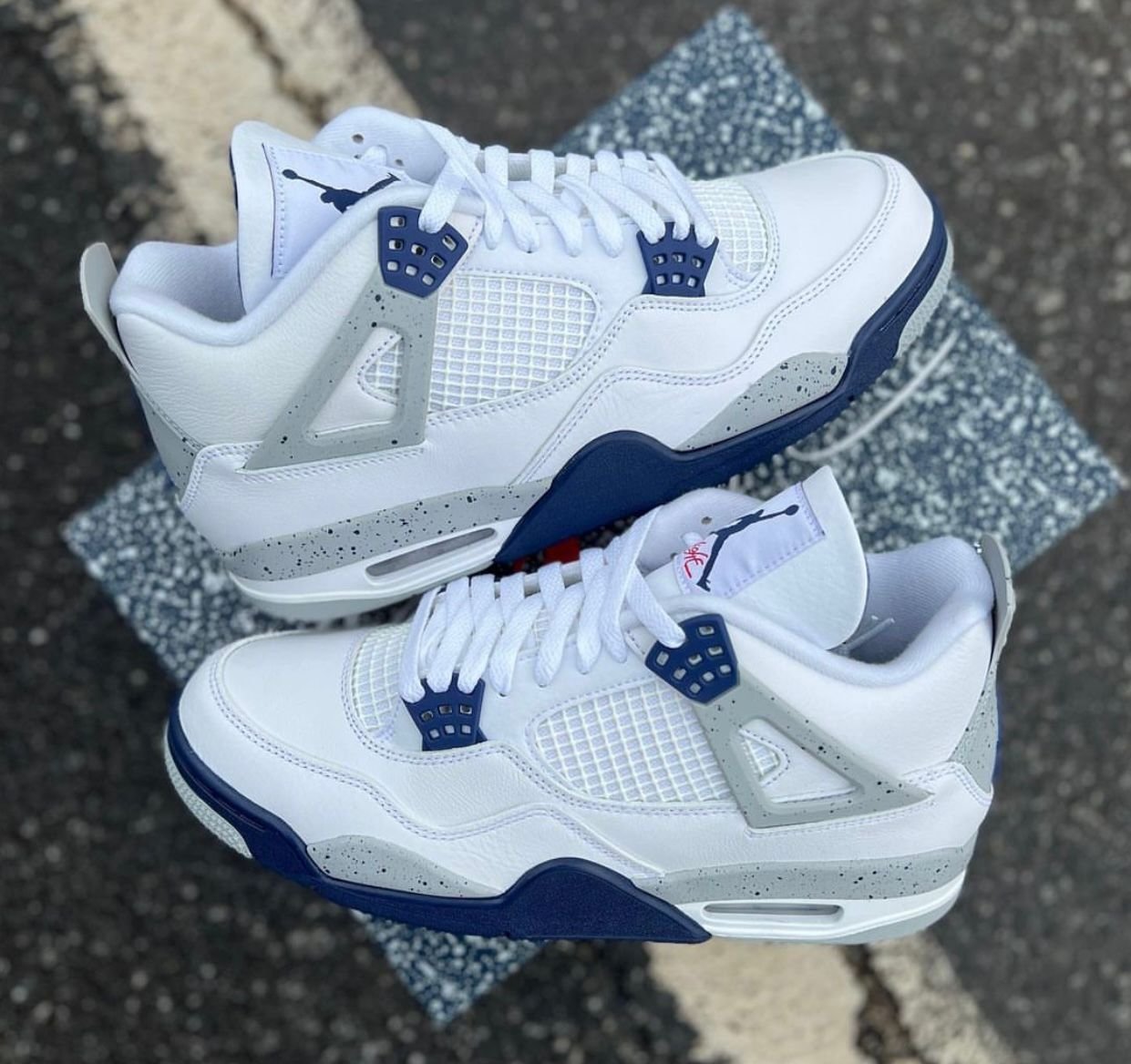 NK AIR JORDA_N RETRO 4 MIDNIGHT NEVY [WHITE / GREY / BLUE] 1209025