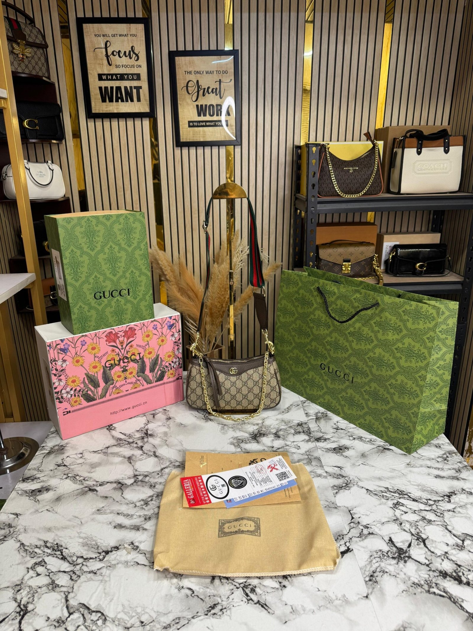 GUCCI GG OPHIDIA PREMIUM BAG WITH OG DOUBLE BOX AND CARRY BAG β
????