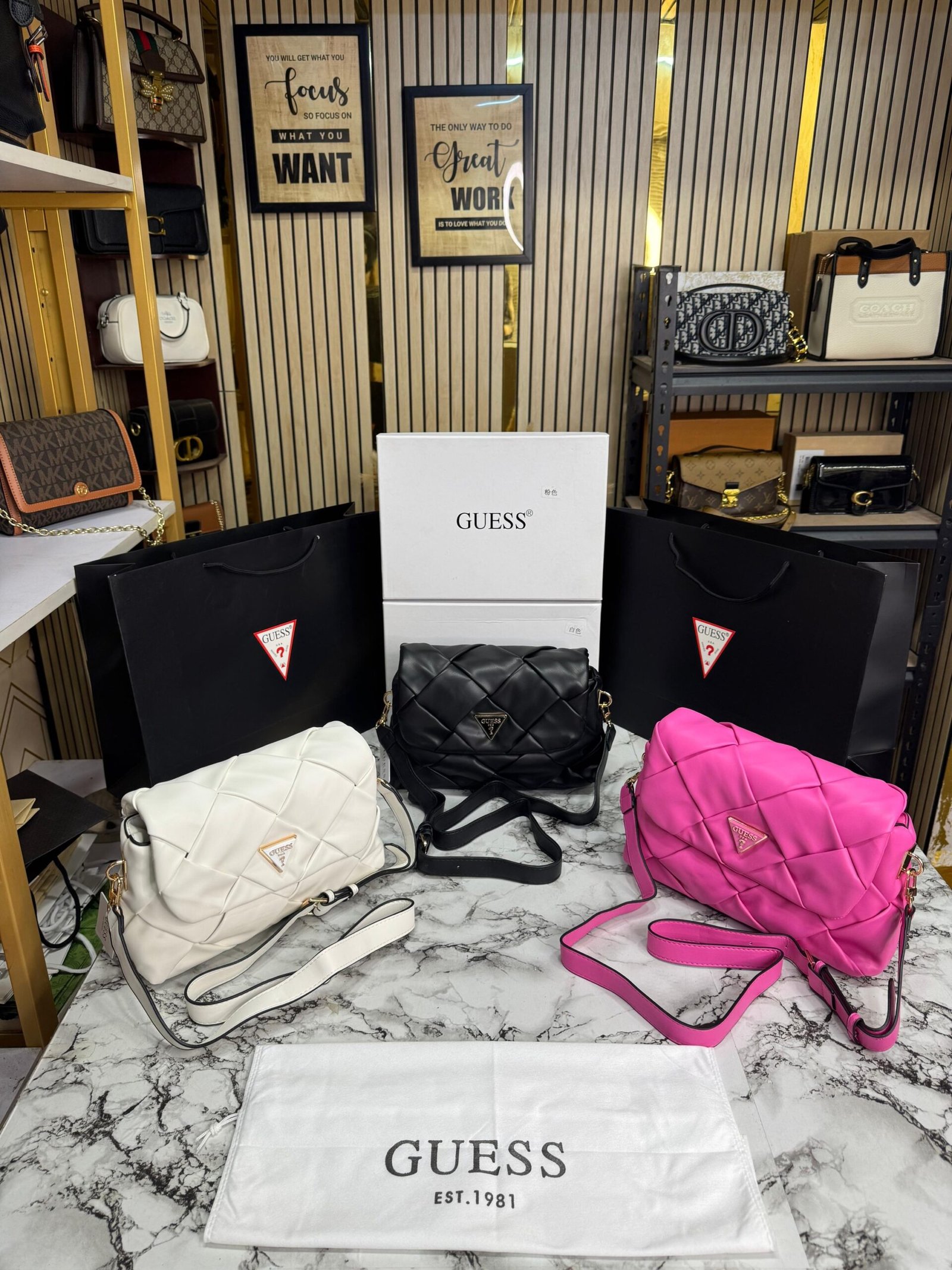 GUESS ZAINA TEXTURE STRUCTURED HANDBAG ????✅